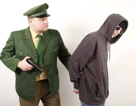 قمة الوحشية: يقتل اباه  ويحرق جثته في المدفأة! صورة رقم 1