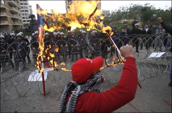 مبارك يكلف رئيس الوزراء الجديد ببدء الحوار مع المعارضة صورة رقم 6