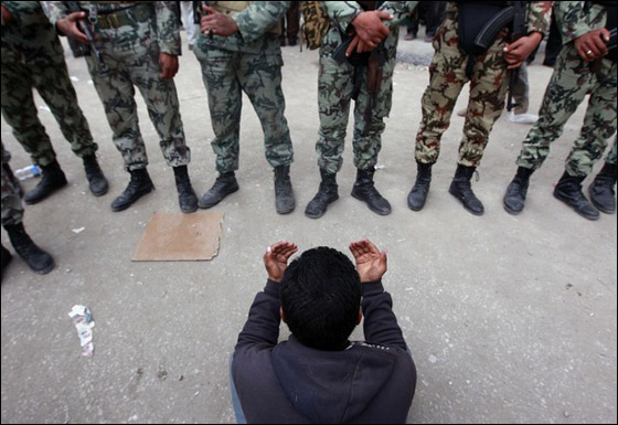 مظاهرات ميدان التحرير مستمرة والاخوان المسلمين متمسكين بمطالب المتظاهرين صورة رقم 2