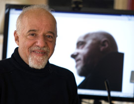 باولو كويلو للمصريين: لا تنسحبوا لتعيشوا بقية حياتكم أبطال صورة رقم 1