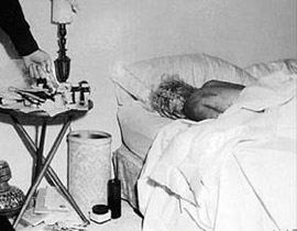 الكشف عن أول صورة لمارلين مونرو وهي قتيلة على فراشها!! صورة رقم 1 الكشف عن أول صورة لمارلين مونرو وهي قتيلة على فراشها!! صورة رقم 1