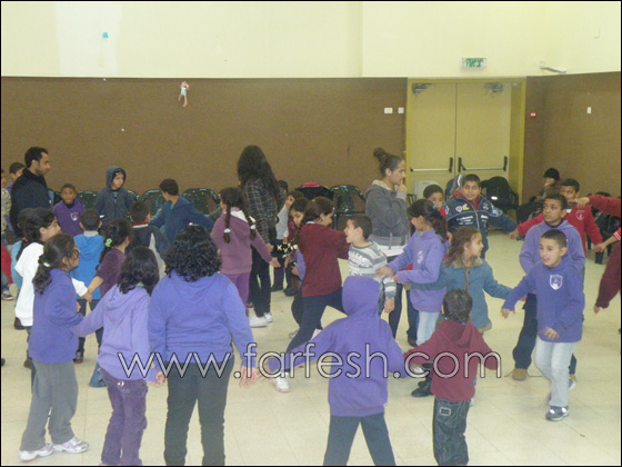 كوكو ريكو من جراند كنيون يزور أطفال بير المكسور  صورة رقم 25