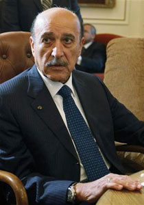 سليمان: نعم للحوار والتنازلات ولا لتنحي مبارك عن كرسي الرئاسة! صورة رقم 1