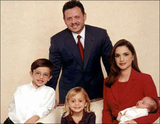 الافتراءات على الملكة رانية تتسبب بتهديد وكالة الانباء الفرنسية!!  صورة رقم 2