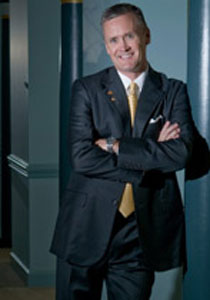 سبعة أسنان من البورسلين مقابل 15 ألف دولار.. لابتسامة جميلة صورة رقم 1