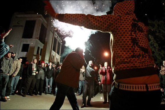 بالصور.. العرب يعبرون عن مشاعرهم بعد تنحي مبارك  صورة رقم 7