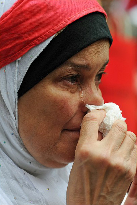 بالصور.. العرب يعبرون عن مشاعرهم بعد تنحي مبارك  صورة رقم 28