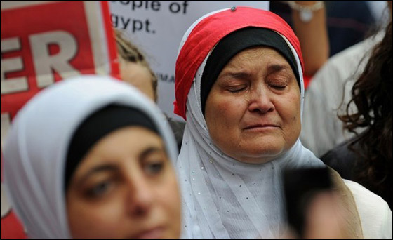 بالصور.. العرب يعبرون عن مشاعرهم بعد تنحي مبارك  صورة رقم 39