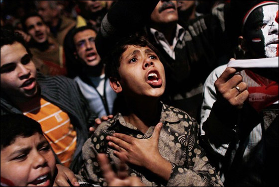 بالصور.. العرب يعبرون عن مشاعرهم بعد تنحي مبارك  صورة رقم 29