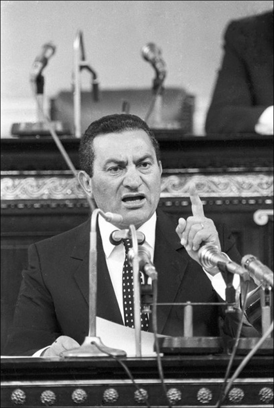 مبارك دخل في غيبوبة كاملة ويرفض تلقي العلاج! صورة رقم 7 مبارك دخل في غيبوبة كاملة ويرفض تلقي العلاج! صورة رقم 7