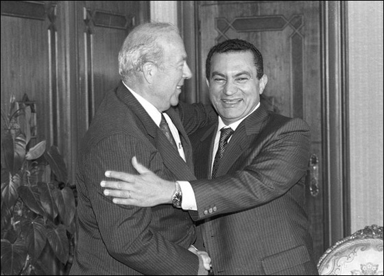 مبارك دخل في غيبوبة كاملة ويرفض تلقي العلاج! صورة رقم 15 مبارك دخل في غيبوبة كاملة ويرفض تلقي العلاج! صورة رقم 15