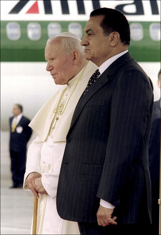 مبارك دخل في غيبوبة كاملة ويرفض تلقي العلاج! صورة رقم 13 مبارك دخل في غيبوبة كاملة ويرفض تلقي العلاج! صورة رقم 13