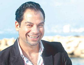 علاقة النجوم والورود الحمراء في عيد الحب!  صورة رقم 4