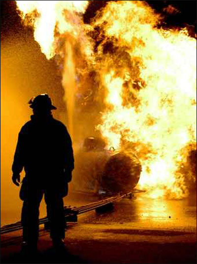 اتهام رجل اطفاء باشعال عدة حرائق.. عمدا!! صورة رقم 1 اتهام رجل اطفاء باشعال عدة حرائق.. عمدا!! صورة رقم 1