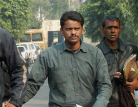  الاعدام لسفاح اغتصب وقتل اكثر من 12 قتاة في الهند صورة رقم 1