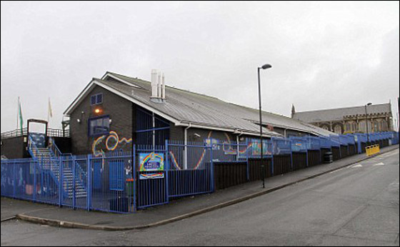 حاضنة بريطانية تعذب اطفالا بقسوة.. لان رائحتهم نتنة!! صورة رقم 2 حاضنة بريطانية تعذب اطفالا بقسوة.. لان رائحتهم نتنة!! صورة رقم 2