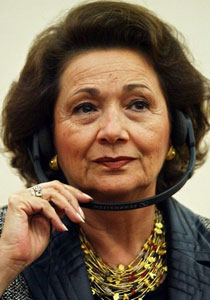 صحيفة اسرائيلية: وراء كل طاغية امراة قوية.. مثل سوزان مبارك صورة رقم 1