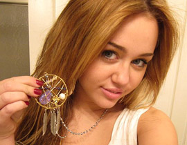 والد مايلي: عائلتي تعرضت لهجوم من قبل الشيطان! صورة رقم 1 والد مايلي: عائلتي تعرضت لهجوم من قبل الشيطان! صورة رقم 1