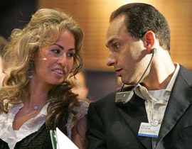 هل تخلّت زوجة جمال مبارك عنه في الظروف التي يعيشها وعائلته؟ صورة رقم 1