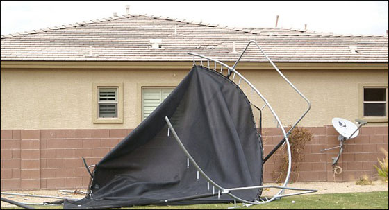 رياح عاصفة في اريزونا تقذف شقيقتين من علو 110 اقدام!  صورة رقم 4