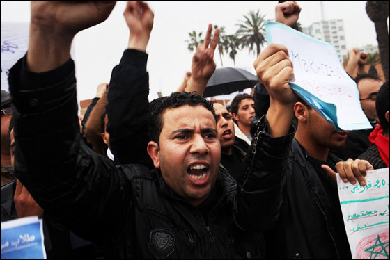 خمسة قتلى في المغرب في تظاهرات رافقتها أعمال عنف صورة رقم 11 خمسة قتلى في المغرب في تظاهرات رافقتها أعمال عنف صورة رقم 11