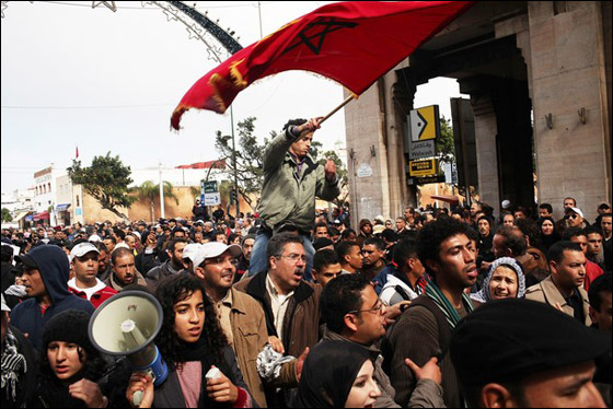 خمسة قتلى في المغرب في تظاهرات رافقتها أعمال عنف صورة رقم 8 خمسة قتلى في المغرب في تظاهرات رافقتها أعمال عنف صورة رقم 8