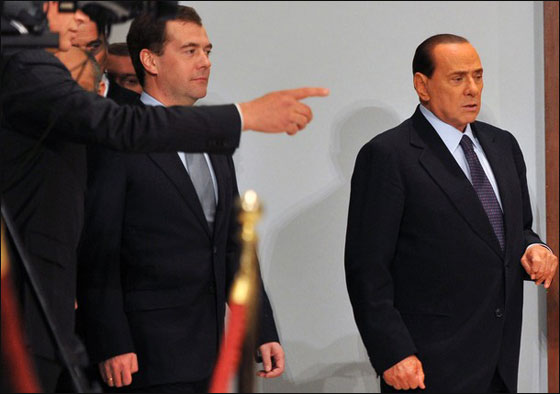 سارة براون: برلسكوني طلب مني رقم هاتف ناعومي كامبل صورة رقم 11 سارة براون: برلسكوني طلب مني رقم هاتف ناعومي كامبل صورة رقم 11