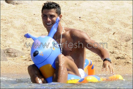 بعد برلسكوني.. روبي تتهم رونالدو باقامة علاقة حميمة معها صورة رقم 10 بعد برلسكوني.. روبي تتهم رونالدو باقامة علاقة حميمة معها صورة رقم 10