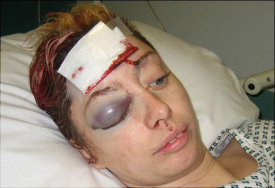 اساليب ترهيب مريعة لارغام امريكية بالتخلي عن صالونها! صورة رقم 2 اساليب ترهيب مريعة لارغام امريكية بالتخلي عن صالونها! صورة رقم 2