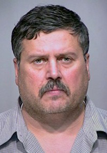 عراقي يصدم ابنته بالسيارة ويقتلها لغسل العار عن العائلة صورة رقم 1 عراقي يصدم ابنته بالسيارة ويقتلها لغسل العار عن العائلة صورة رقم 1