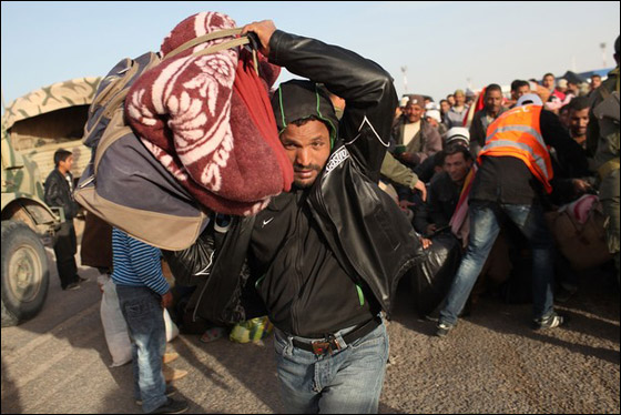 شهود عيان: الشعب الليبي يتعرّض لإبادة جماعية والجثث في كل مكان صورة رقم 3 شهود عيان: الشعب الليبي يتعرّض لإبادة جماعية والجثث في كل مكان صورة رقم 3