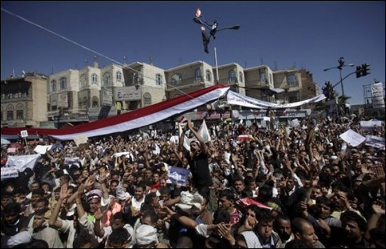 اليمن.. الحصيلة الجديدة لعدد القتلى يرتفع إلى 15 قتيل صورة رقم 8 اليمن.. الحصيلة الجديدة لعدد القتلى يرتفع إلى 15 قتيل صورة رقم 8