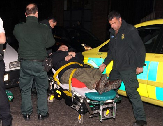 الامير هاري يتورط بمشكلة بعد ان صدم مصور بابارتزي بسيارته! صورة رقم 4 الامير هاري يتورط بمشكلة بعد ان صدم مصور بابارتزي بسيارته! صورة رقم 4