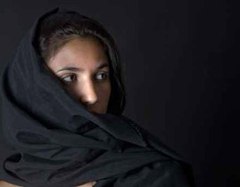 تزوجها ببرقية شرعية.. وطلقها بعد 4 شهر بـ SMS!! صورة رقم 1