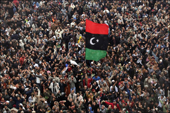 الدبابات تجتاح الزاوية وإسقاط طائرة حربية في راس لانوف صورة رقم 6 الدبابات تجتاح الزاوية وإسقاط طائرة حربية في راس لانوف صورة رقم 6