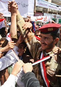 الرئيس اليمني يعلن عن تمسكه بالسلطة حتى نهاية ولايته في 2013 صورة رقم 2 الرئيس اليمني يعلن عن تمسكه بالسلطة حتى نهاية ولايته في 2013 صورة رقم 2