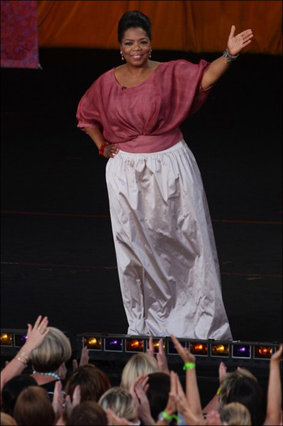 وينفري تنفي تقديم حلقة خاصة من برنامجها في ميدان التحرير!  صورة رقم 2