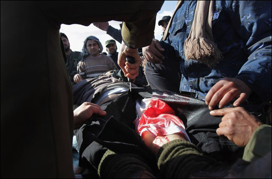 قصف عنيف لمدينة الزاوية والثوار يتصدون للطائرات في رأس لانوف صورة رقم 10