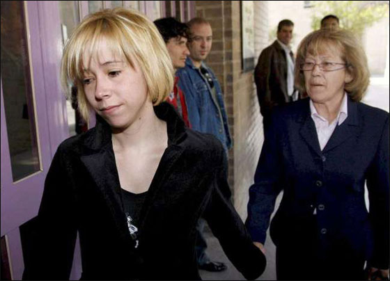 إسقاط عقوبة السجن عن إمرأة أحرقت مغتصب ابنتها! صورة رقم 2 إسقاط عقوبة السجن عن إمرأة أحرقت مغتصب ابنتها! صورة رقم 2