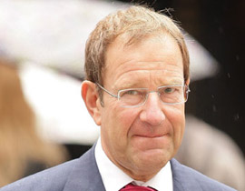 صحفي امريكي يستقيل من صحيفة بريطانية لعدائها للاسلام صورة رقم 1