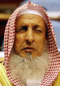 مفتي سعودي: الفوضى والغوغائية ليست من الدين في شيء صورة رقم 1