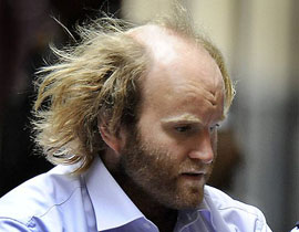 رمى ابنته من فوق الجسر.. انتقاما من امها المنفصلة عنه صورة رقم 1