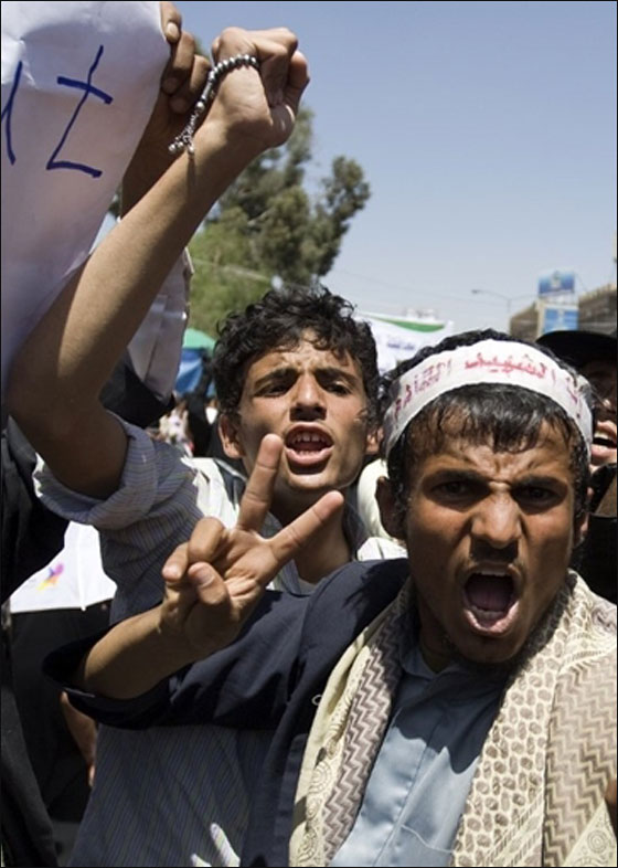 مواجهات عنيفة في اليمن اسفرت عن قتيل وعشرات الجرحى  صورة رقم 10