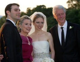 هيلاري كلينتون تقدم نصائح لخطيبة الامير ويليام لزفاف مثالي!  صورة رقم 1