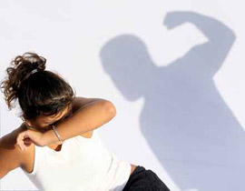 عائلة اردنية احتجزت ابنتها في زريبة للاغنام وعذبتها حتى الموت  صورة رقم 1