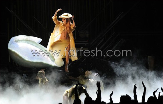 ليدي غاغا تجمع الاموال لليابان والمشاهير يصلون من اجلهم!  صورة رقم 2