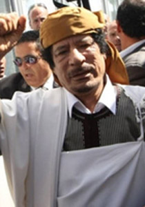 القذافي يفضح سر ساركوزي: انا موّلت حملته الانتخابية!! صورة رقم 1