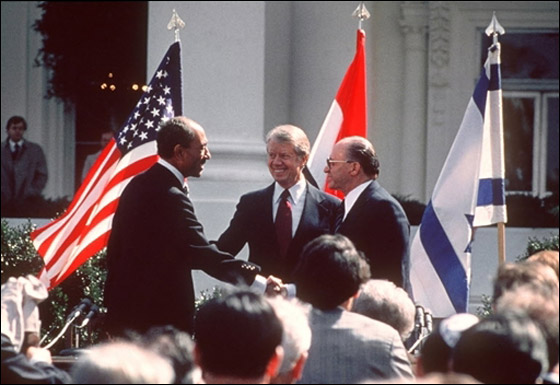 اسرار علاقة السادات باسرائيل وسبب اختياره مبارك نائبا له  صورة رقم 4