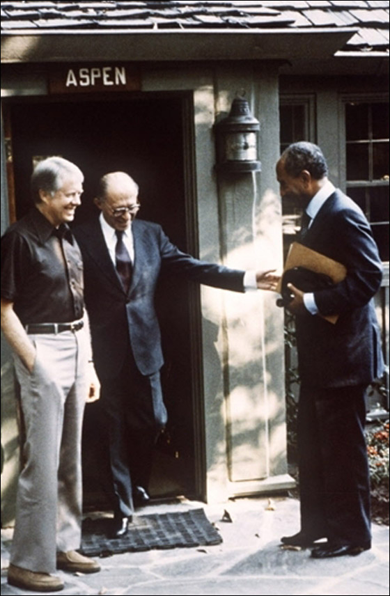 اسرار علاقة السادات باسرائيل وسبب اختياره مبارك نائبا له  صورة رقم 10