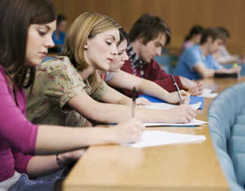 القبض على باكستانية انتحلت شخصية شقيقتها لتؤدي الامتحان بدلها! صورة رقم 1